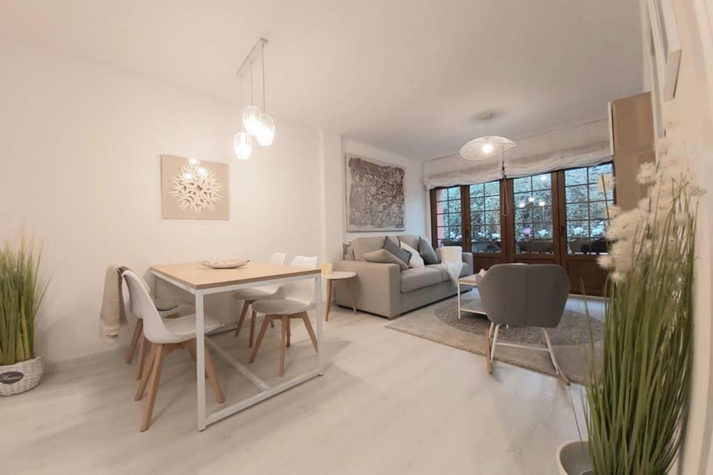Nuevo-Casco Historico-Parking Gratuito. Apartment Oviedo Bagian luar foto