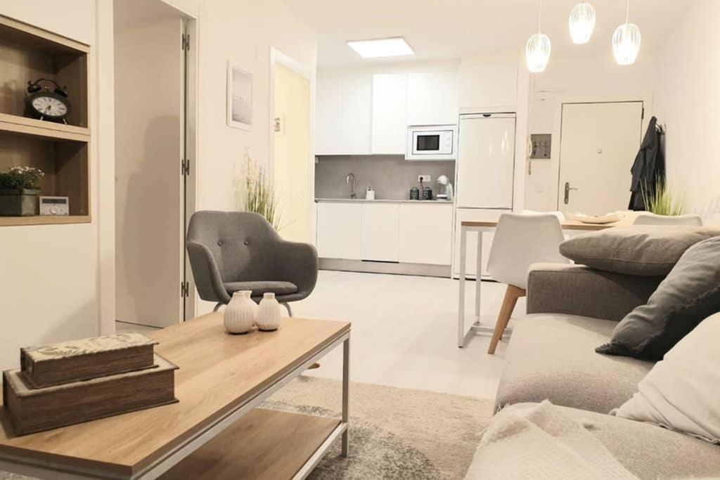 Nuevo-Casco Historico-Parking Gratuito. Apartment Oviedo Bagian luar foto