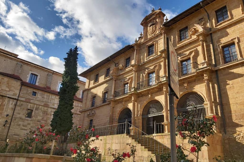 Nuevo-Casco Historico-Parking Gratuito. Apartment Oviedo Bagian luar foto